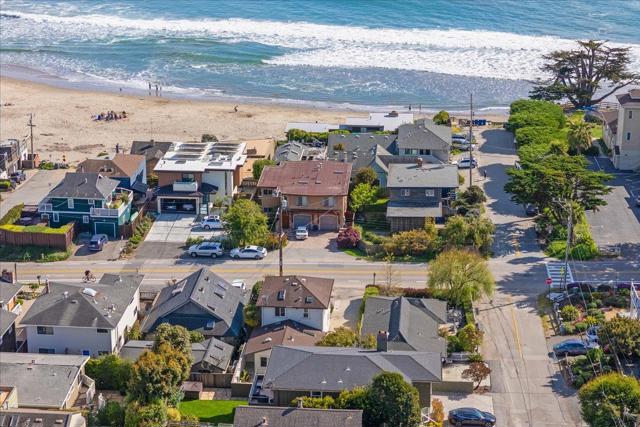 22011 E Cliff Drive, Santa Cruz CA: https://media.crmls.org/mediaz/7e562173-a078-4c30-bd98-ea930c40e0a7.jpg