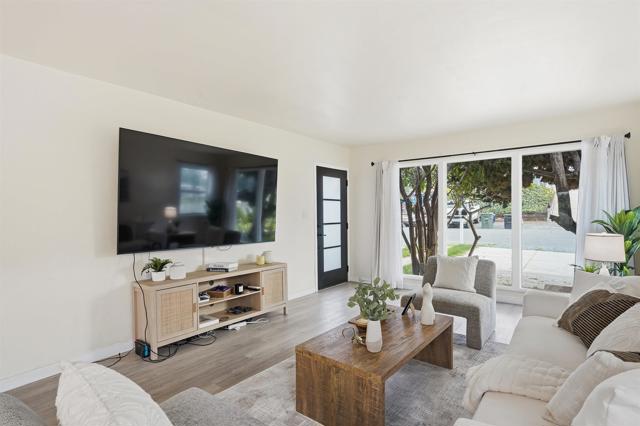 Detail Gallery Image 6 of 69 For 462 464 Emerson St, Chula Vista,  CA 91911 - 7 Beds | 5 Baths