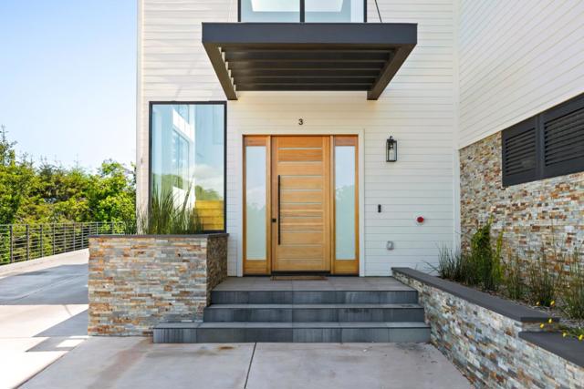 3 Wolfback Ridge Road, Sausalito CA: https://media.crmls.org/mediaz/7e56bc1e-fc2b-4fd9-86a7-daa4ad832436.jpg