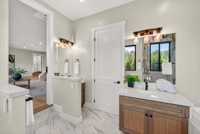 230 Fern Rock Way, Boulder Creek CA: https://media.crmls.org/mediaz/7e571f6f-fbf4-40cf-aaef-d189ceda874e.jpg