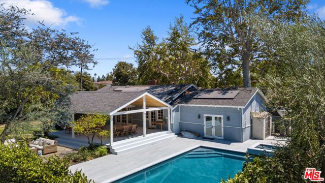 5705 Sunnyslope Avenue, Valley Glen CA: https://media.crmls.org/mediaz/7e58a499-7ddb-48a8-a78b-3cadcce63d7c.jpg