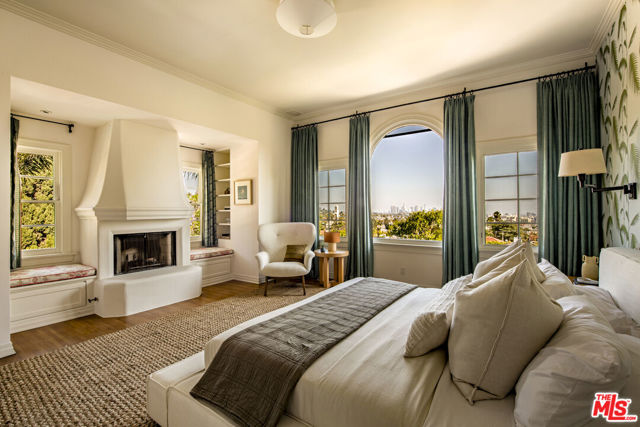 2250 N Berendo Street, Los Angeles CA: https://media.crmls.org/mediaz/7e58d64d-55c6-4686-99b2-bd869243d8fd.jpg