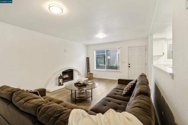 2593 El Portal Dr., San Pablo CA: https://media.crmls.org/mediaz/7e58ff79-64fc-4bcb-ae6a-73a5ab28edf4.jpg