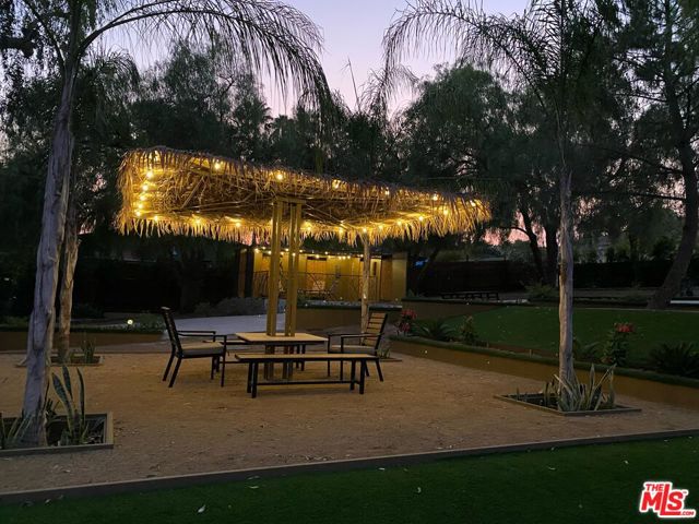 10555 Art Street, Sunland CA: https://media.crmls.org/mediaz/7e590743-4306-4113-936b-661b11509e9c.jpg