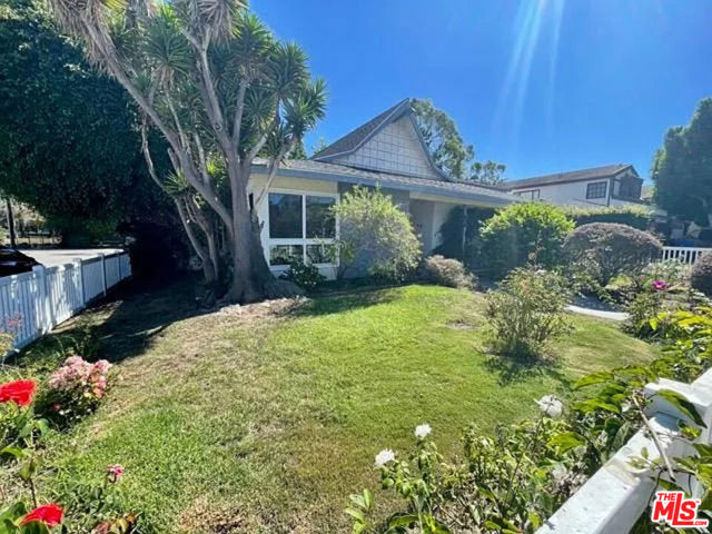 1318 Ozone Avenue, Santa Monica, California 90405, 3 Bedrooms Bedrooms, ,2 BathroomsBathrooms,Single Family Residence,For Sale,Ozone,24430895