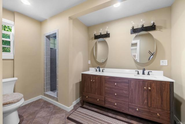 Detail Gallery Image 13 of 41 For 2847 Broadway, San Diego,  CA 92102 - 4 Beds | 4 Baths