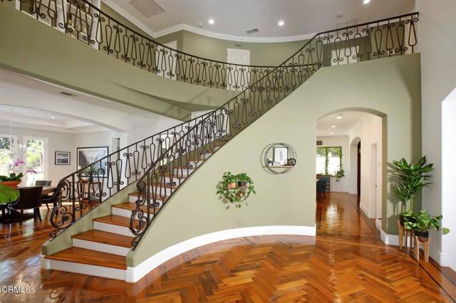 Detail Gallery Image 9 of 58 For 1336 Sugar Loaf Dr, La Canada Flintridge,  CA 91011 - 5 Beds | 4/1 Baths