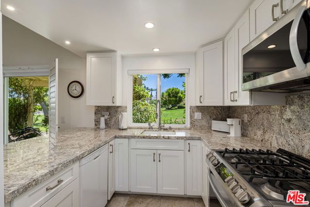 69385 Avenida De Las Montanas, Cathedral City CA: https://media.crmls.org/mediaz/7e598c8d-fd7d-434c-a693-1f41f268a24c.jpg