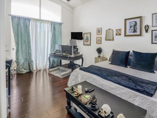 4804 La Villa Marina, Marina del Rey CA: https://media.crmls.org/mediaz/7e59d39f-b5e2-4e80-bfe2-c617af34fdaf.jpg