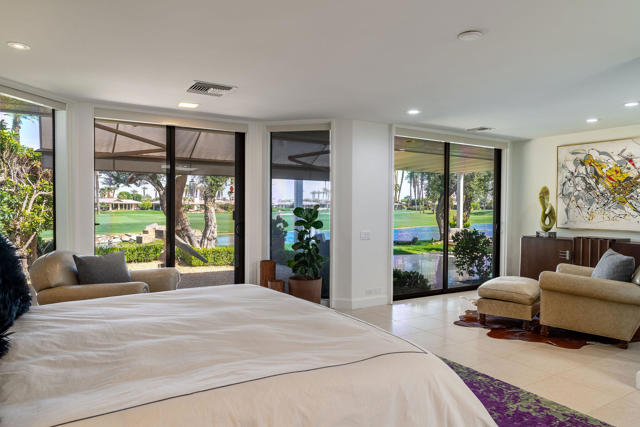 61 Mayfair Drive, Rancho Mirage CA: https://media.crmls.org/mediaz/7e5a82e0-5e69-484b-bd8a-3542c26482cc.jpg