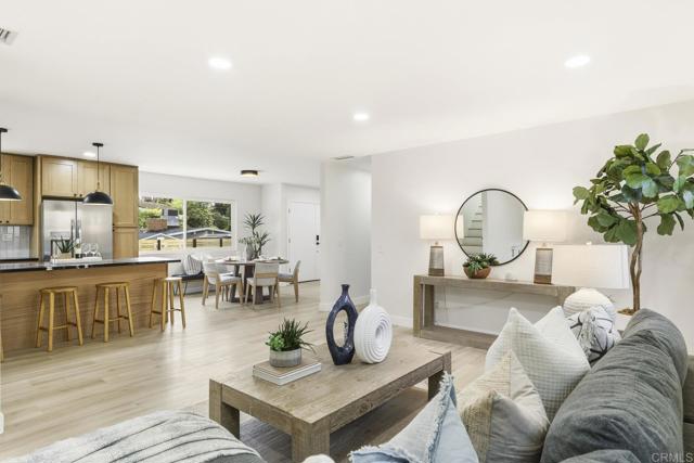 Detail Gallery Image 14 of 43 For 1019 Torole Cir, Vista,  CA 92084 - 3 Beds | 2 Baths