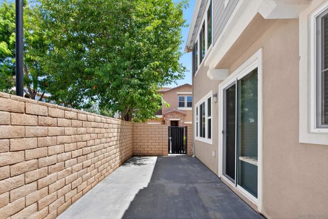 Image 29 of 37 For 42921 Avenida Amistad