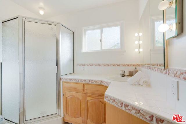6207 Melba Avenue, Woodland Hills CA: https://media.crmls.org/mediaz/7e5b48e6-9b92-4a5a-97b0-1f4e6d5942b2.jpg