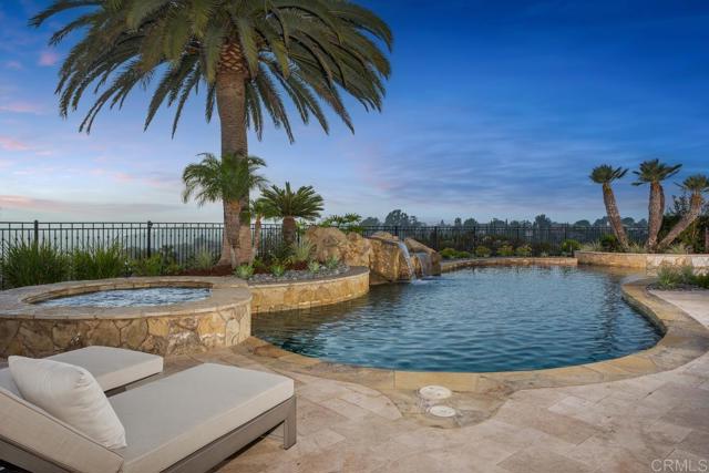 5015 Rancho Quinta Bend, San Diego CA: https://media.crmls.org/mediaz/7e5bbbe2-b795-4f00-a08e-def0aba3065b.jpg