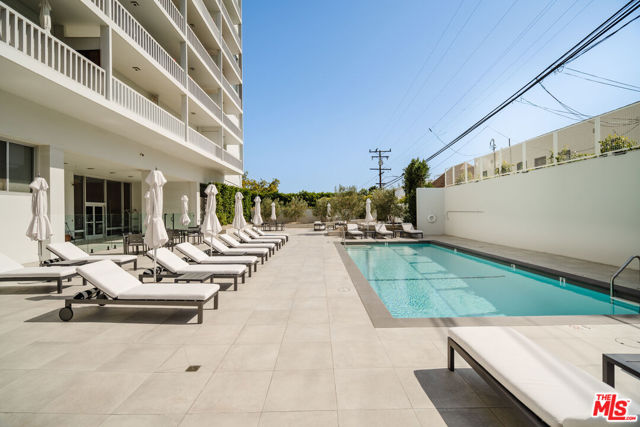 999 Doheny Drive, West Hollywood, California 90069, 1 Bedroom Bedrooms, ,1 BathroomBathrooms,Condominium,For Sale,Doheny,24396199