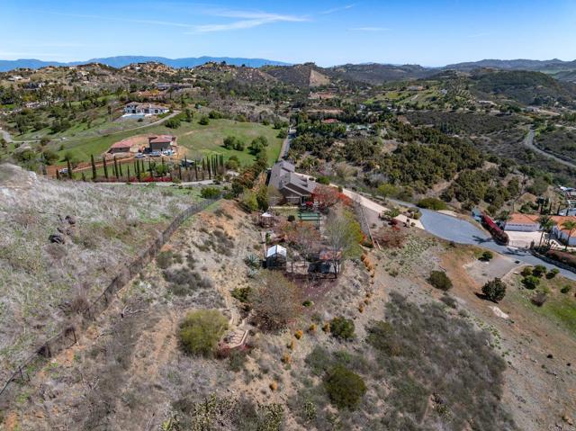 30419 Canyon Estates Road, Vista CA: https://media.crmls.org/mediaz/7e5c23f3-674f-47b7-8aa5-9439bac0c3d6.jpg