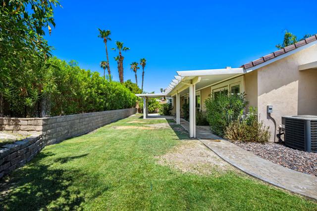 44125 Calico Circle, La Quinta CA: https://media.crmls.org/mediaz/7e5c706a-a428-4fad-bb5b-a58fcbeab8a2.jpg