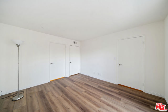 870 Crenshaw Boulevard, Los Angeles CA: https://media.crmls.org/mediaz/7e5d0daf-1037-4a55-8847-08c6032e07f8.jpg