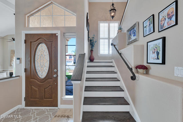 4542 Skidmore Court, Moorpark CA: https://media.crmls.org/mediaz/7e5d27ad-573d-44fe-9e60-b288ca865006.jpg