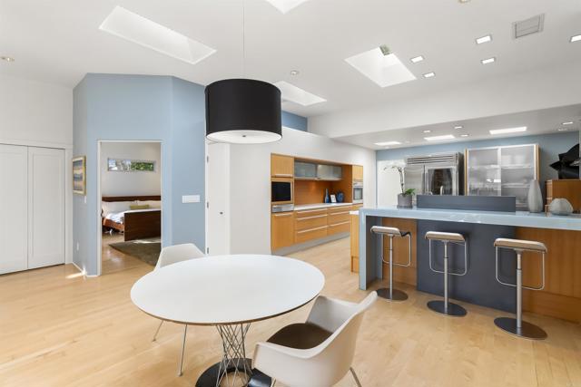 Detail Gallery Image 24 of 58 For 6028 Beaumont Ave, La Jolla,  CA 92037 - 5 Beds | 4 Baths