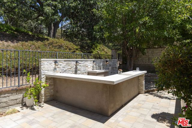 26430 Emerald Dove Drive, Valencia CA: https://media.crmls.org/mediaz/7e5de7fc-52c6-4e87-b38e-8b4aefa9e8c9.jpg