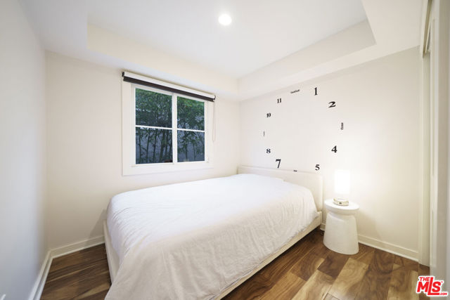 642 Hermosa Avenue, Hermosa Beach CA: https://media.crmls.org/mediaz/7e5dfc09-f0dd-4890-ba52-4406934c52a3.jpg