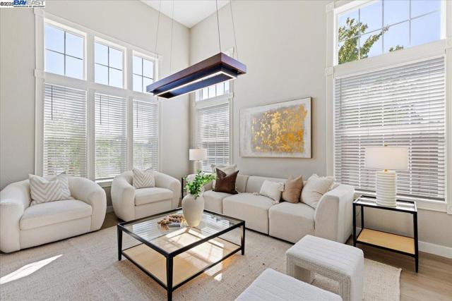 1699 Lodestone Rd, Livermore CA: https://media.crmls.org/mediaz/7e5e5c0a-23e6-4db4-9f10-bebdf9becd21.jpg