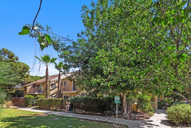 Detail Gallery Image 3 of 30 For 1145 Helix St #1,  Spring Valley,  CA 91977 - 3 Beds | 2 Baths
