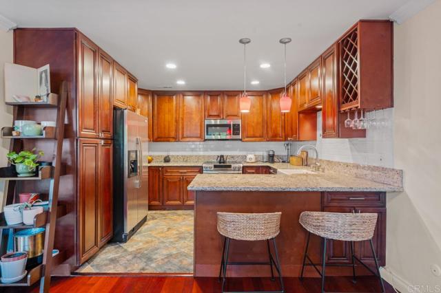 Image 22 of 75 For 6960 Caminito Curva