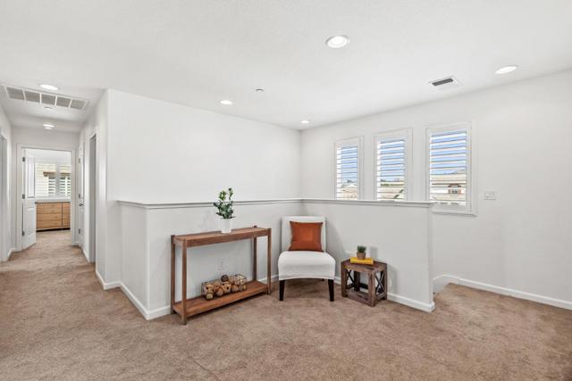 662 Ventura Drive, Soledad CA: https://media.crmls.org/mediaz/7e5f07bb-75c4-46e9-9bd0-3122152ac85c.jpg