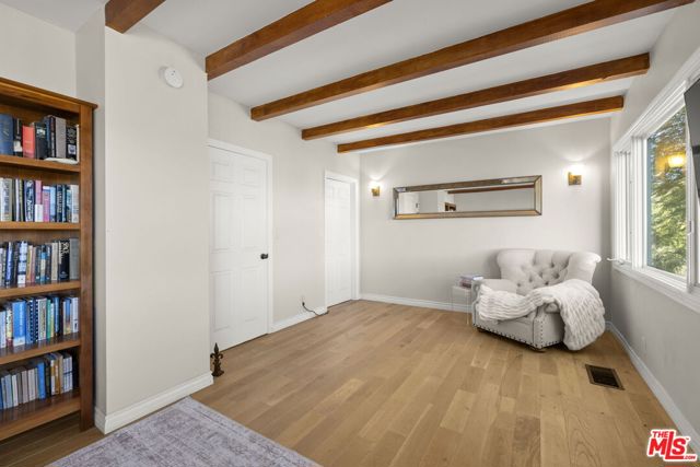 1018 N Tigertail Road, Los Angeles CA: https://media.crmls.org/mediaz/7e5f301e-bd3d-4ab3-be23-bc278d354f3d.jpg