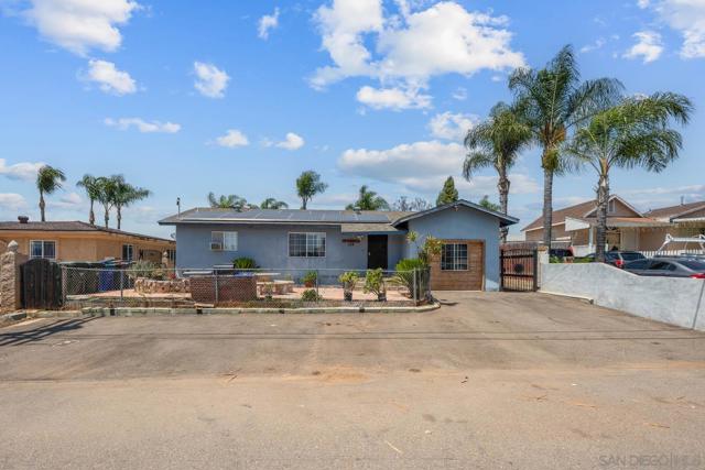 124 E View St, Fallbrook CA: https://media.crmls.org/mediaz/7e5f7b2b-7c7b-4ef9-977e-ce2538a439fb.jpg