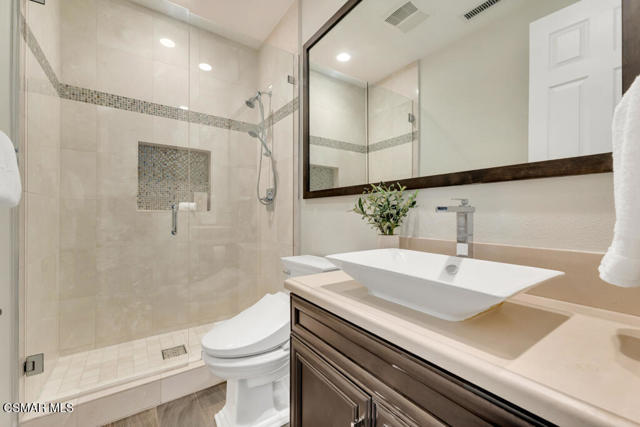 5715 Calais Court, Calabasas CA: https://media.crmls.org/mediaz/7e5f8a4b-e669-4cc6-92ad-207248212315.jpg