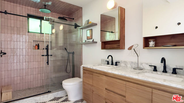 1407 Randall Court, Los Angeles CA: https://media.crmls.org/mediaz/7e5fa970-deb0-499b-b190-3acf1e4afe5e.jpg