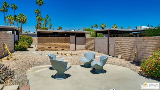 784 Vista Chino, Palm Springs, California 92262, 3 Bedrooms Bedrooms, ,Condominium,For Sale,Vista Chino,24401113