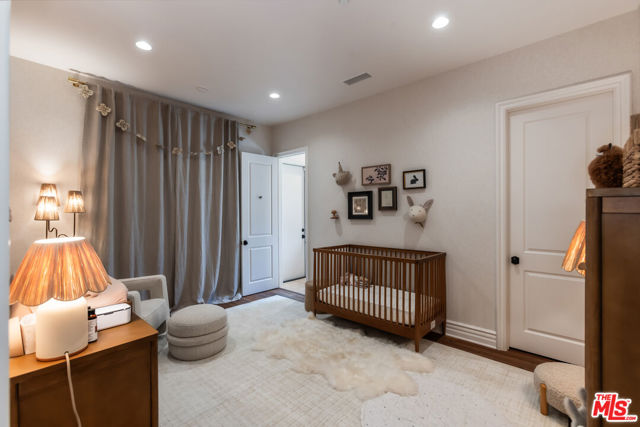 2052 Shadow Creek Drive, Agoura Hills CA: https://media.crmls.org/mediaz/7e6119c7-751e-4d3f-91ef-c3979a4b4f20.jpg