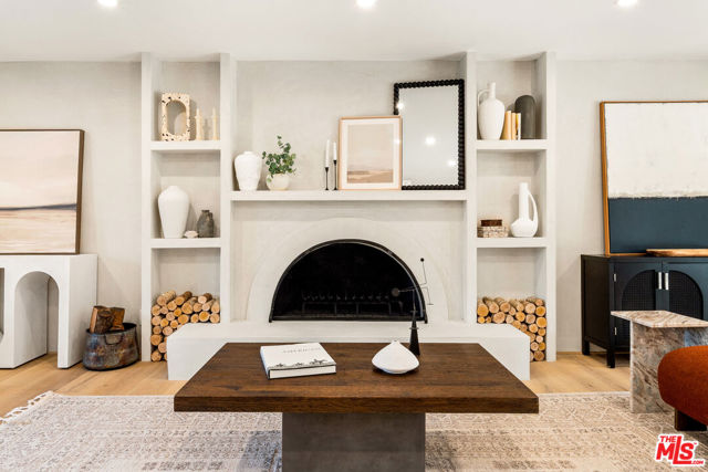 22824 Margarita Drive, Woodland Hills CA: https://media.crmls.org/mediaz/7e61bc14-0b41-42eb-9685-d36453548889.jpg