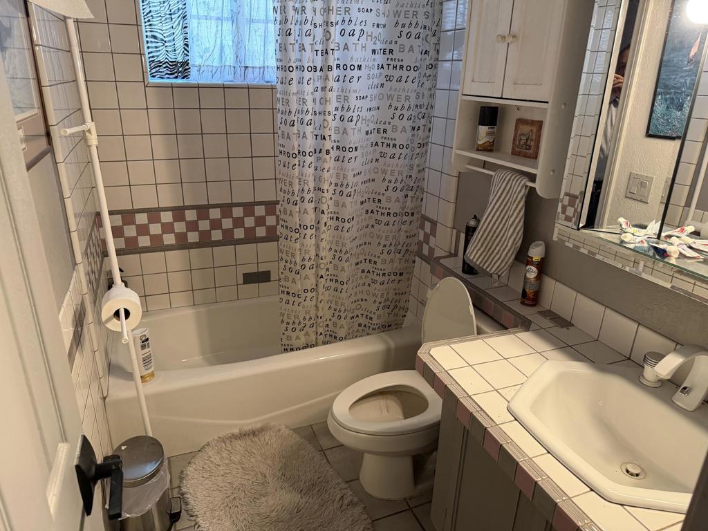 https://media.crmls.org/mediaz/7e61f2e9-cd55-4bd0-969b-da5400358b1f.jpg?preset=X-Large