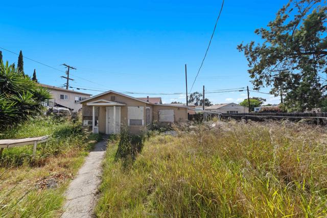 206 212 S 35th, San Diego CA: https://media.crmls.org/mediaz/7e62f955-b591-4863-b61d-92bdf2d4280c.jpg