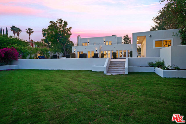 5118 Cerrillos Drive, Woodland Hills CA: https://media.crmls.org/mediaz/7e636096-fda5-4e9b-a817-01cc7d10ce33.jpg