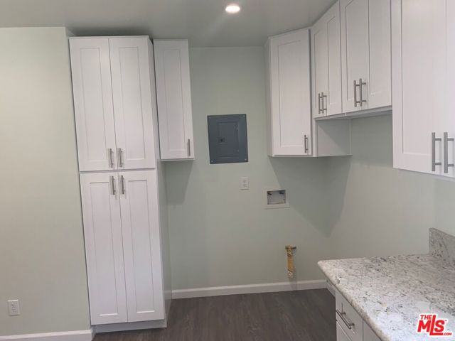 603 W 47th Street, Los Angeles CA: https://media.crmls.org/mediaz/7e63646e-20f4-486e-acfe-2a3a1159937e.jpg