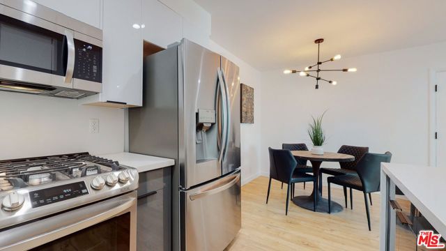 1435 N Fairfax Avenue, West Hollywood CA: https://media.crmls.org/mediaz/7e636cc3-445f-46e4-acfa-8bf206a2ad64.jpg