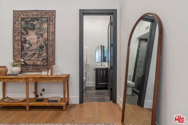 5522 Buffalo Avenue, Sherman Oaks CA: https://media.crmls.org/mediaz/7e639042-afb1-48ba-8dd3-610ea417ed61.jpg