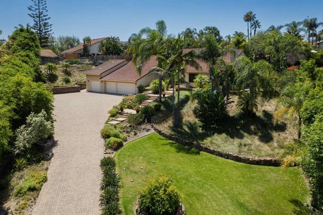 Detail Gallery Image 2 of 54 For 6541 Vispera Pl, Carlsbad,  CA 92009 - 4 Beds | 3/2 Baths