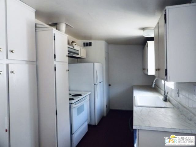 15875 N Crystal Springs Drive, Palm Springs CA: https://media.crmls.org/mediaz/7e6471fe-479e-4c5a-99b7-28f228c38566.jpg
