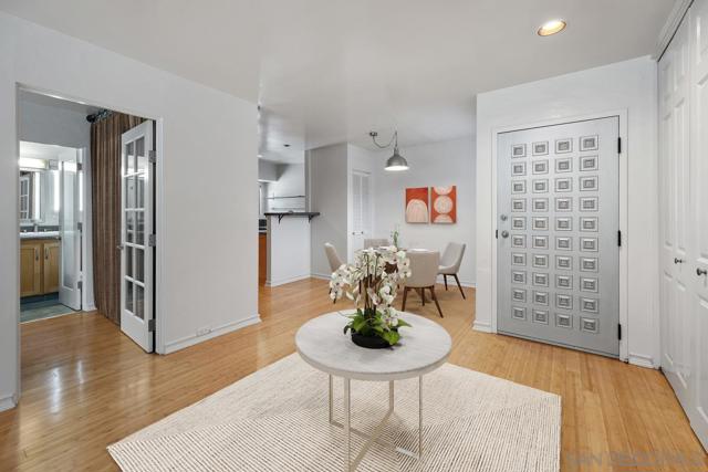 2600 Torrey Pines Rd, La Jolla CA: https://media.crmls.org/mediaz/7e65384a-c94e-4b69-9305-913fa7446fc5.jpg