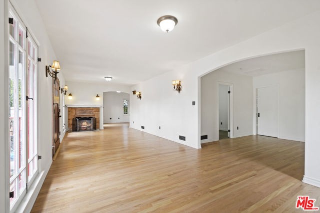 1811 Effie Street, Los Angeles CA: https://media.crmls.org/mediaz/7e65eb70-cc51-4849-a8a8-a750f44d3021.jpg