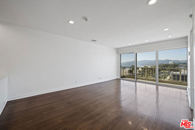 101 California Avenue, 903 photo 2