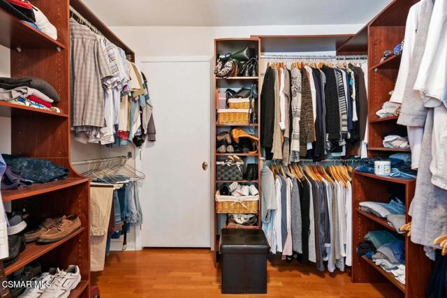 4324 Natoma Avenue, Woodland Hills CA: https://media.crmls.org/mediaz/7e670976-1b2e-4c57-b1db-399ade203423.jpg