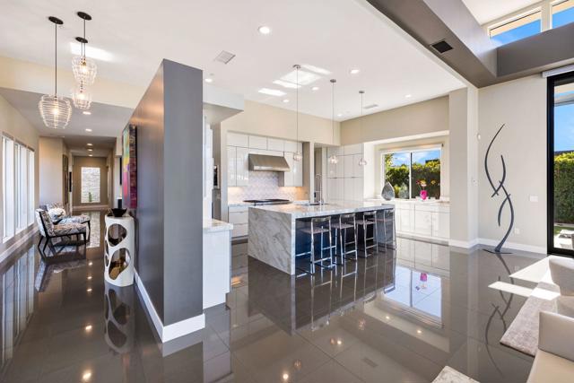 23 Emerald Court, Rancho Mirage CA: https://media.crmls.org/mediaz/7e67581d-1f57-4ce3-a0a2-64e15d1ede86.jpg